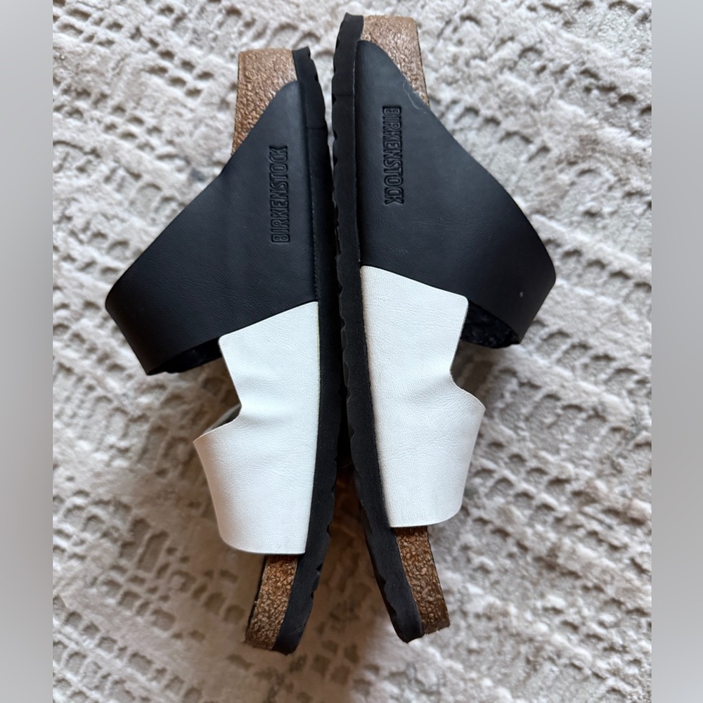 Birkenstocks - excellent condition. Possibly 8.5… size not visible. - Picture 6 of 9